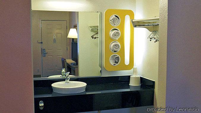 Motel 6-Des Moines, Ia - North Room photo