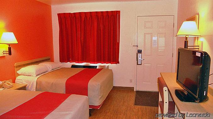 Motel 6-Des Moines, Ia - North Room photo