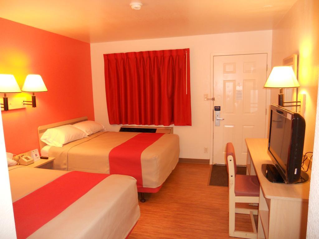 Motel 6-Des Moines, Ia - North Exterior photo